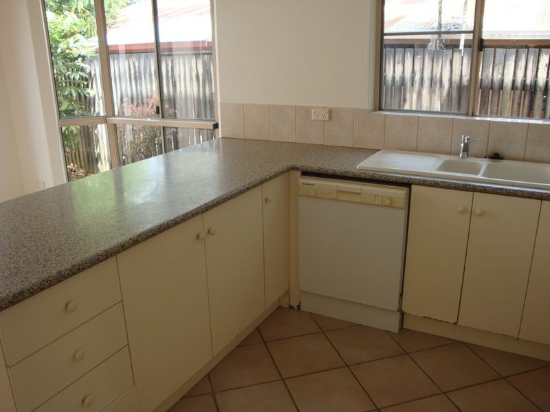 2/10 Hill Street, Manunda QLD 4870