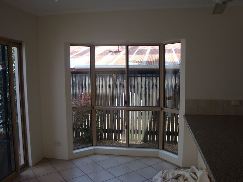 2/10 Hill Street, Manunda QLD 4870