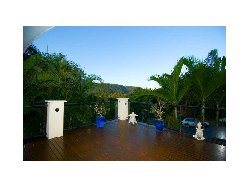 182 Hillview Crescent, Whitfield QLD 4870