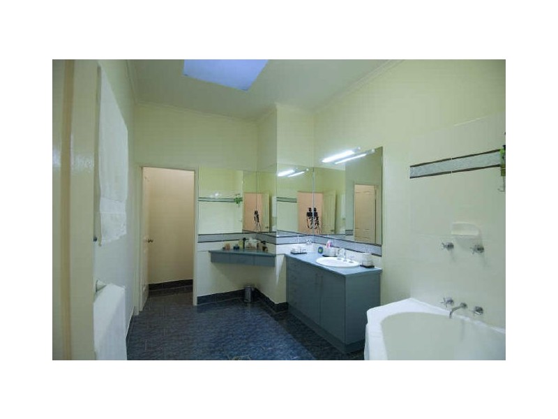 182 Hillview Crescent, Whitfield QLD 4870