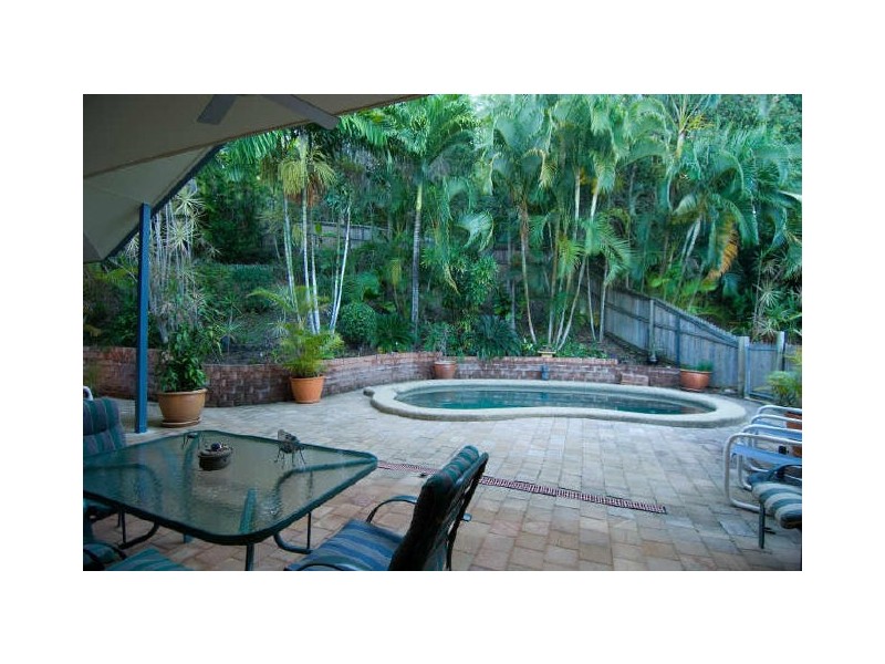 182 Hillview Crescent, Whitfield QLD 4870