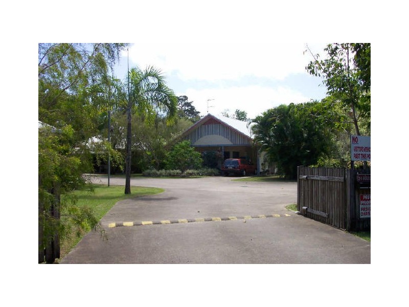 2/2 Hollett Close, Cairns North QLD 4870