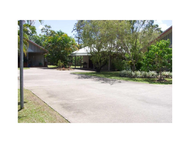 2/2 Hollett Close, Cairns North QLD 4870