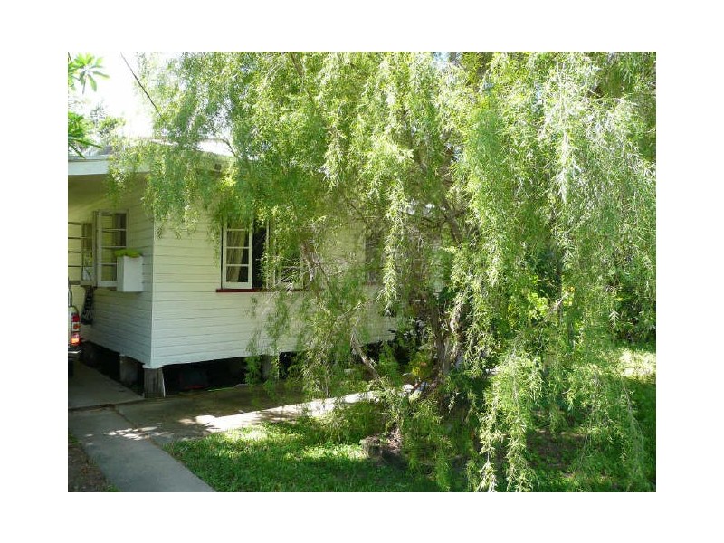 114 Callaghan Street, Mooroobool QLD 4870