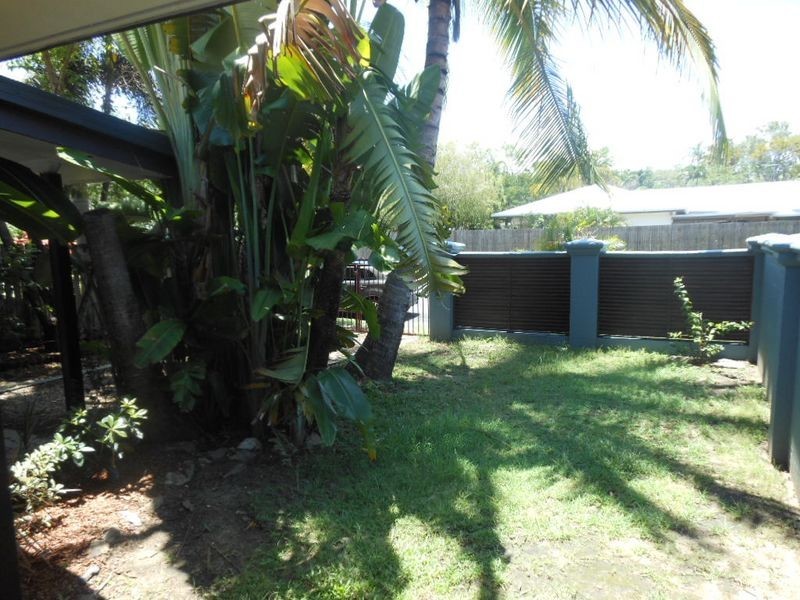 1/122 Wistaria Street, Holloways Beach QLD 4878