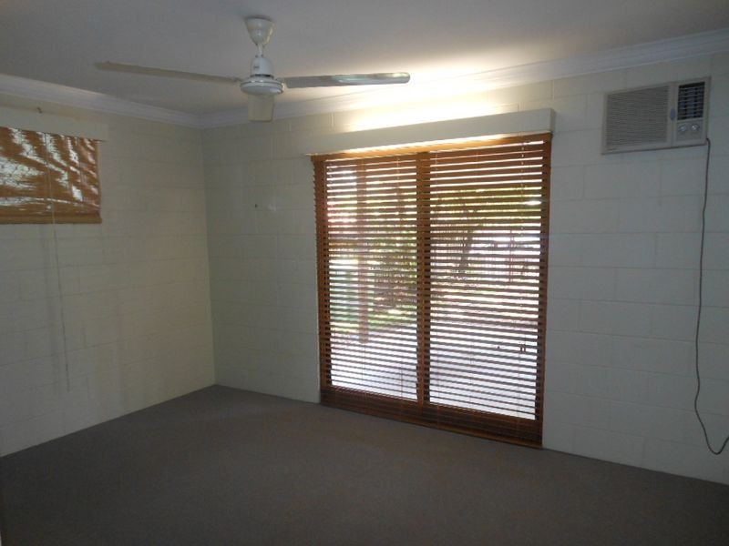 1/122 Wistaria Street, Holloways Beach QLD 4878