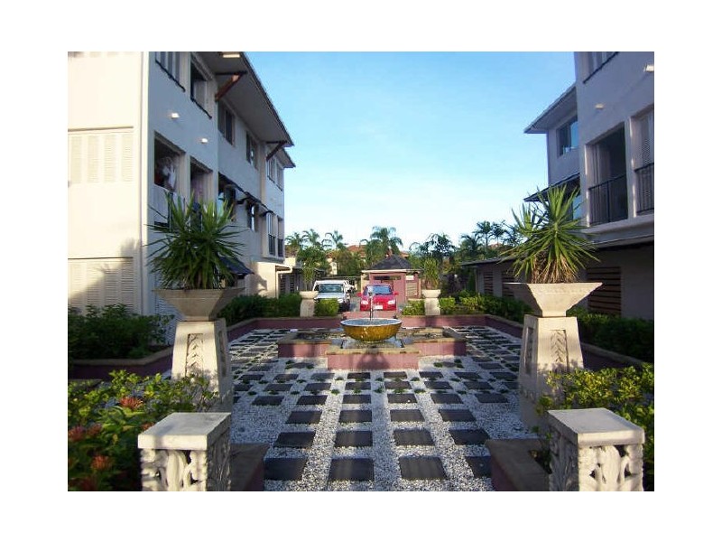 316/29 Springfield Crescent, Cairns QLD 4870