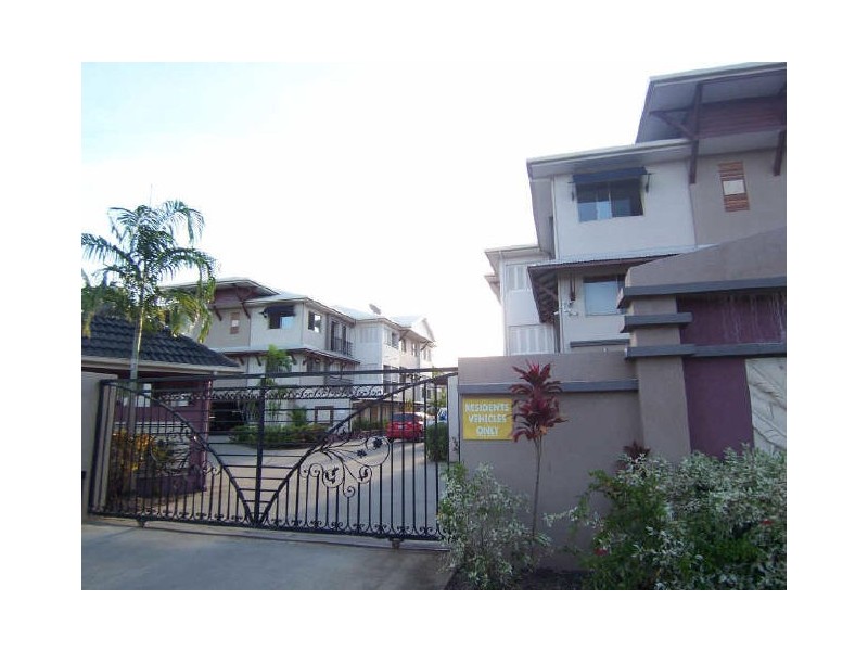316/29 Springfield Crescent, Cairns QLD 4870
