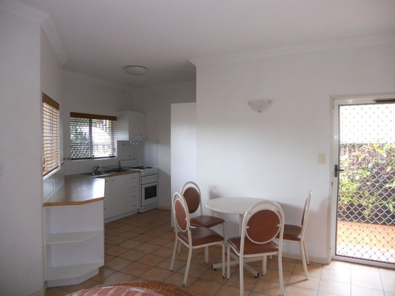 2/190 Buchan Street, Bungalow QLD 4870