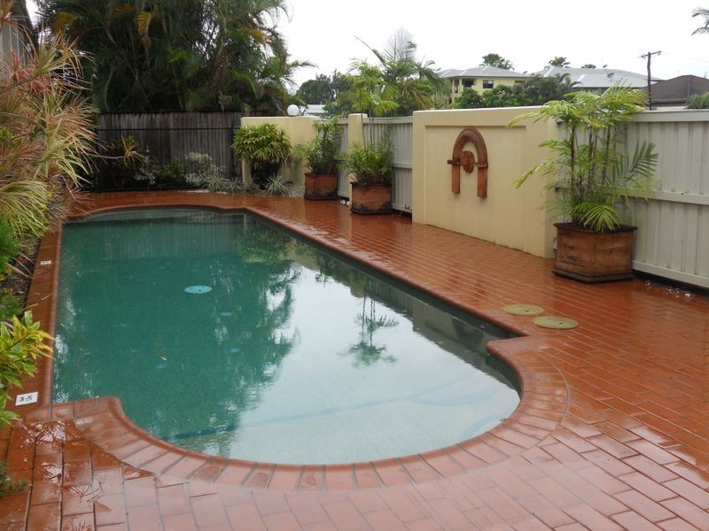 2/190 Buchan Street, Bungalow QLD 4870