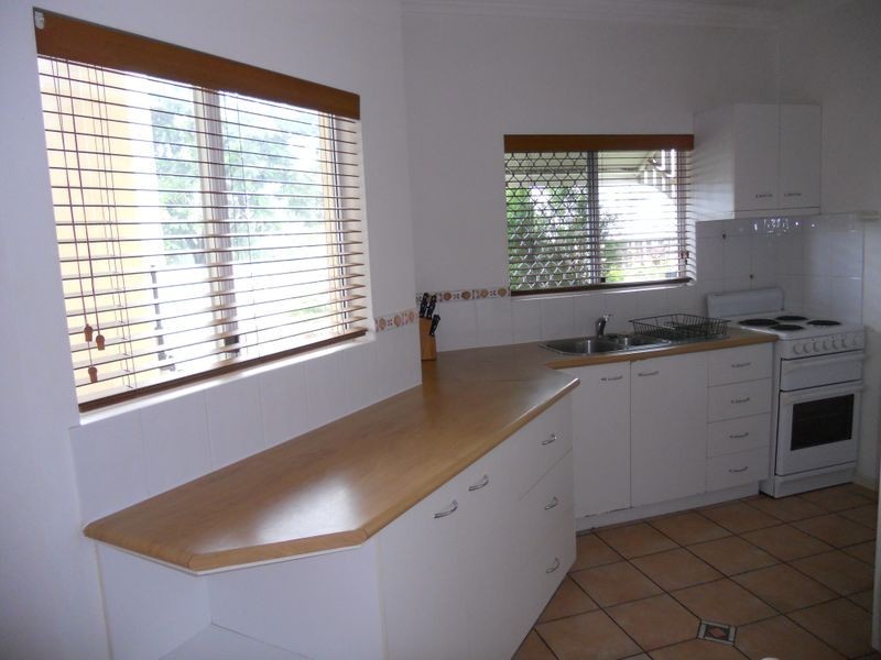 2/190 Buchan Street, Bungalow QLD 4870