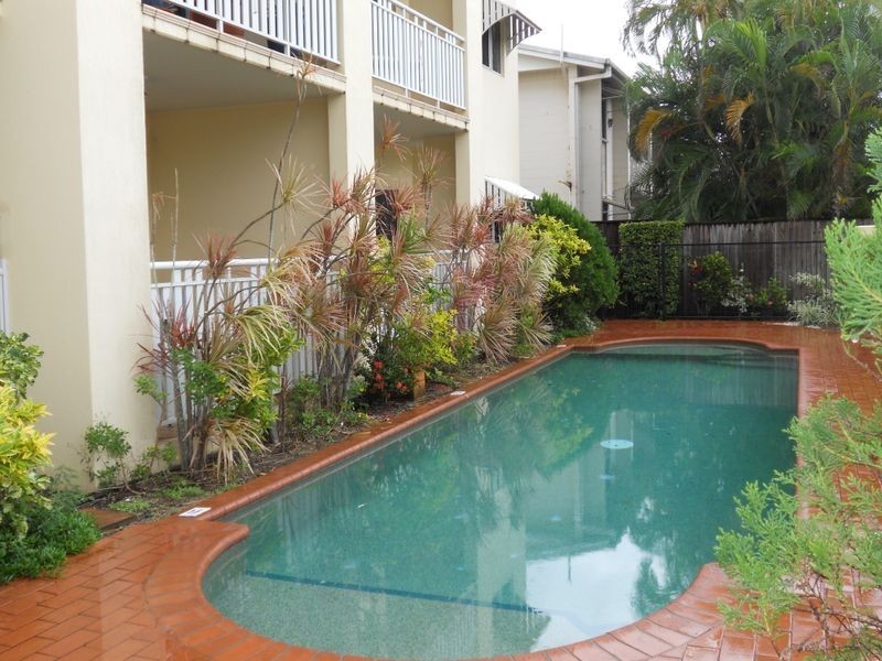 2/190 Buchan Street, Bungalow QLD 4870