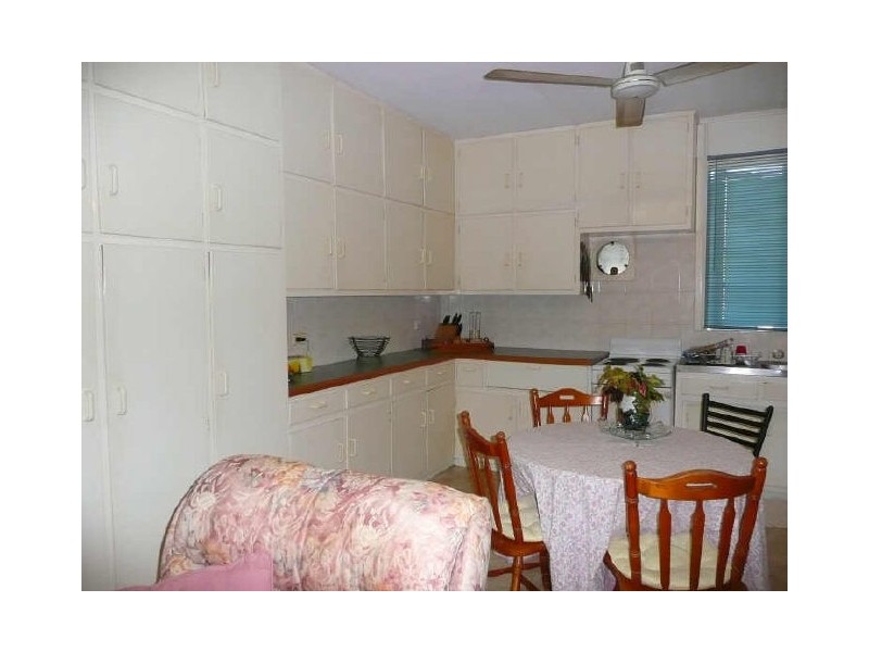 1/37A Macilwraith Street, Manoora QLD 4870
