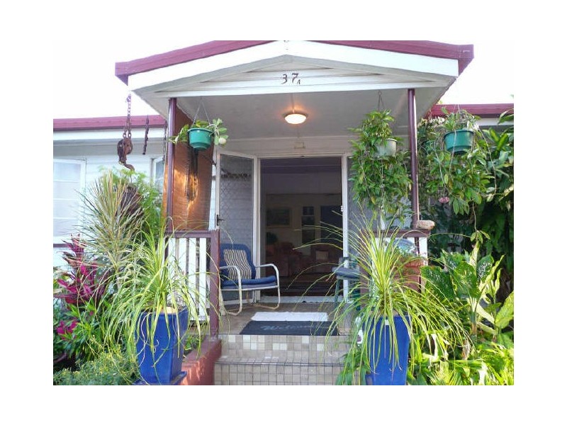 1/37A Macilwraith Street, Manoora QLD 4870