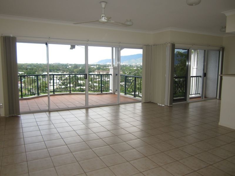 34/8 Munro Terrace, Mooroobool QLD 4870