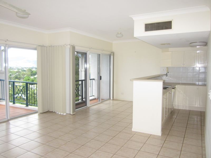 34/8 Munro Terrace, Mooroobool QLD 4870