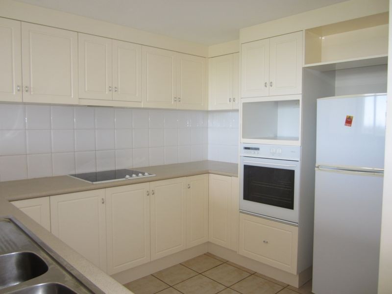 34/8 Munro Terrace, Mooroobool QLD 4870