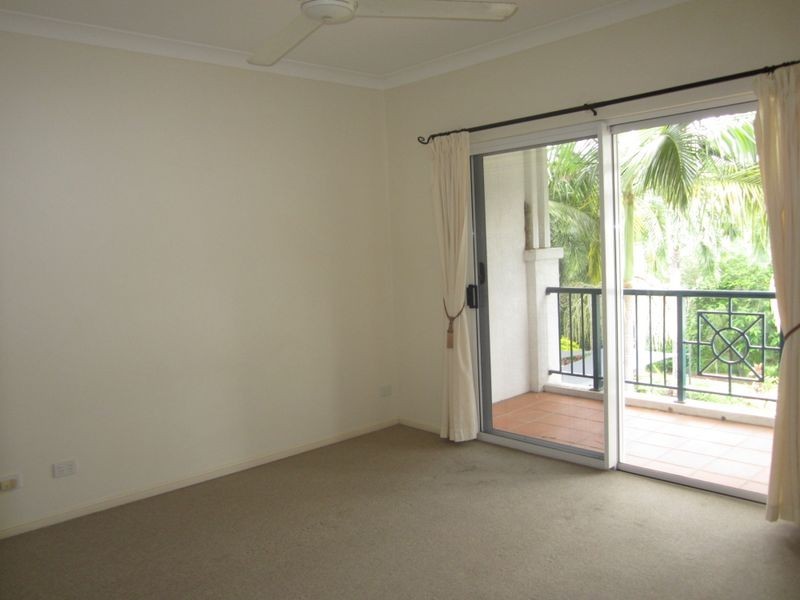 34/8 Munro Terrace, Mooroobool QLD 4870