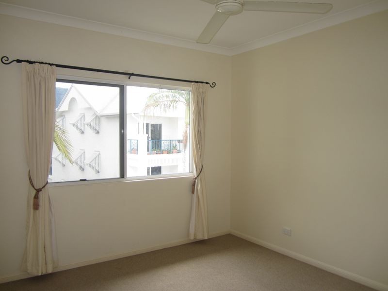 34/8 Munro Terrace, Mooroobool QLD 4870