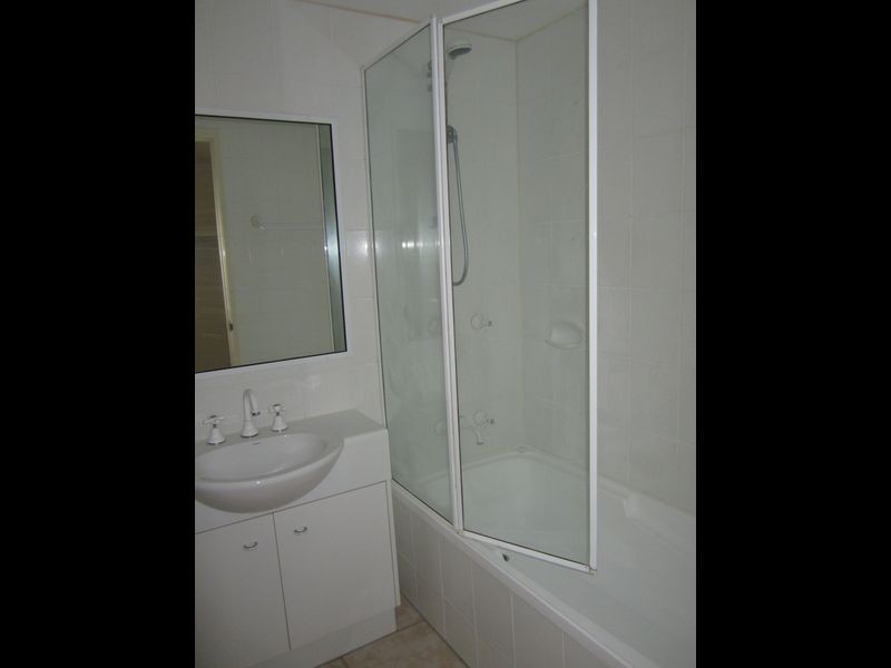 34/8 Munro Terrace, Mooroobool QLD 4870