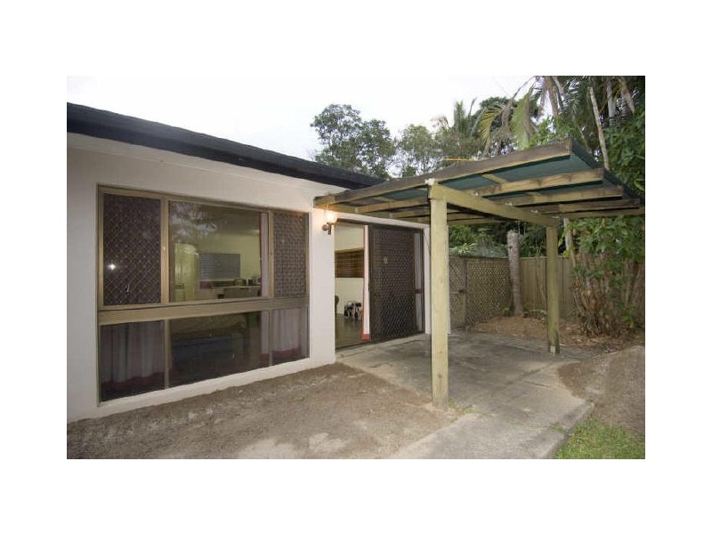 7 Fry Close, Whitfield QLD 4870