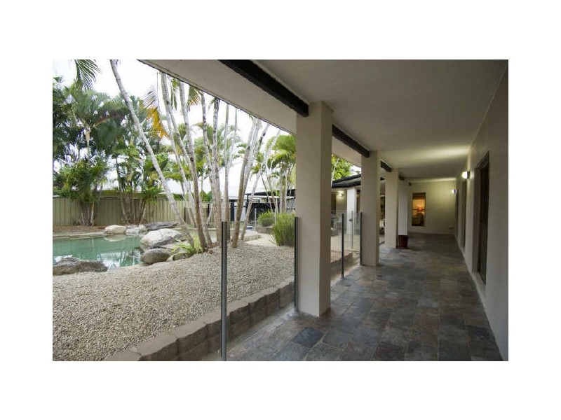7 Fry Close, Whitfield QLD 4870
