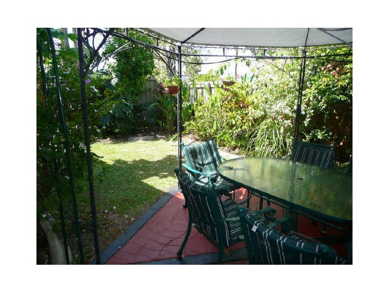 8/165 Mayers Street, Manoora QLD 4870
