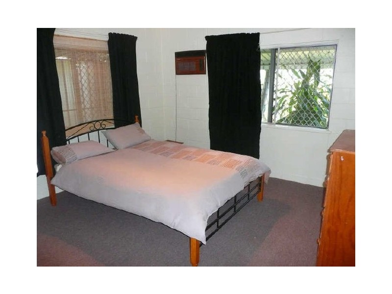 8/165 Mayers Street, Manoora QLD 4870