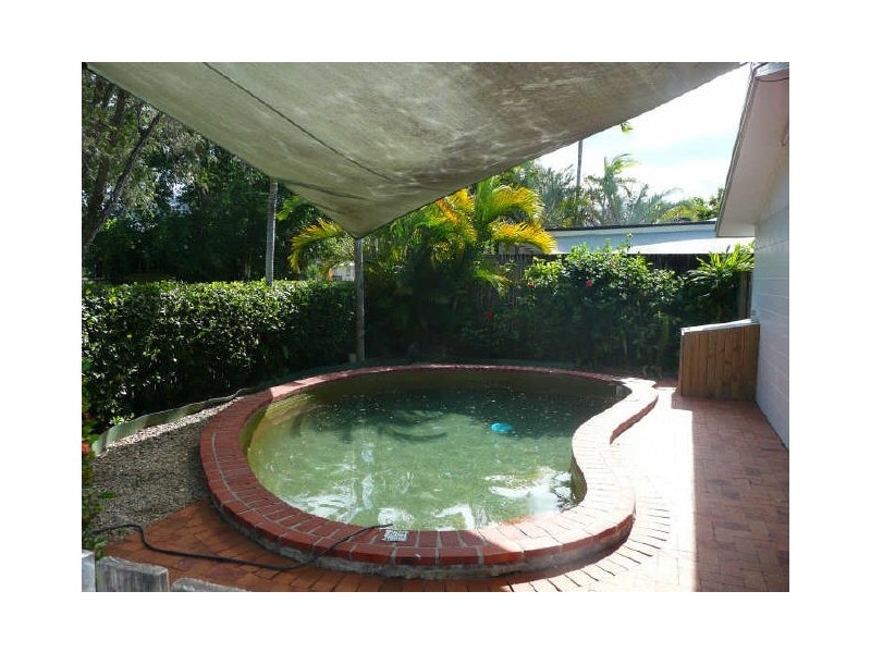 8/165 Mayers Street, Manoora QLD 4870