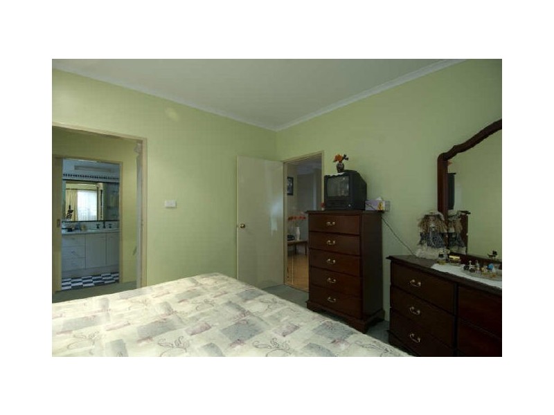 30 Callum Street, Mooroobool QLD 4870