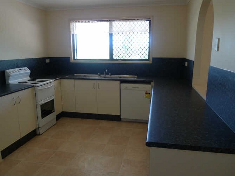 23 Makoo Close, White Rock QLD 4868