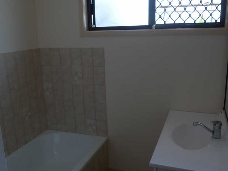 23 Makoo Close, White Rock QLD 4868