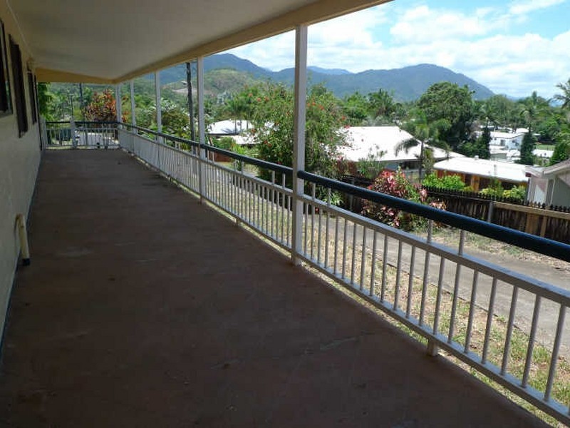 23 Makoo Close, White Rock QLD 4868