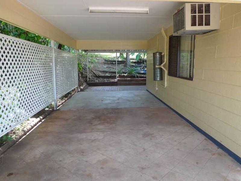 23 Makoo Close, White Rock QLD 4868