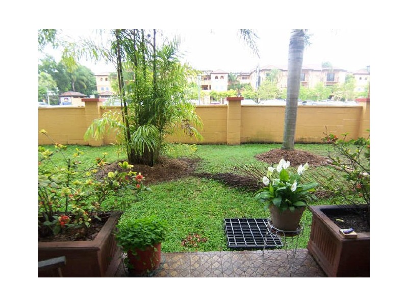 8/186 Lake Street, Cairns North QLD 4870