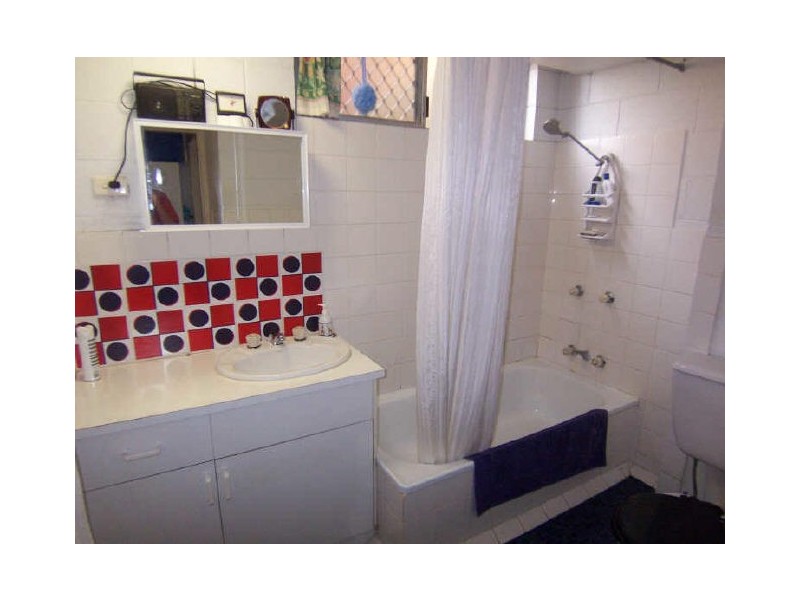 8/186 Lake Street, Cairns North QLD 4870