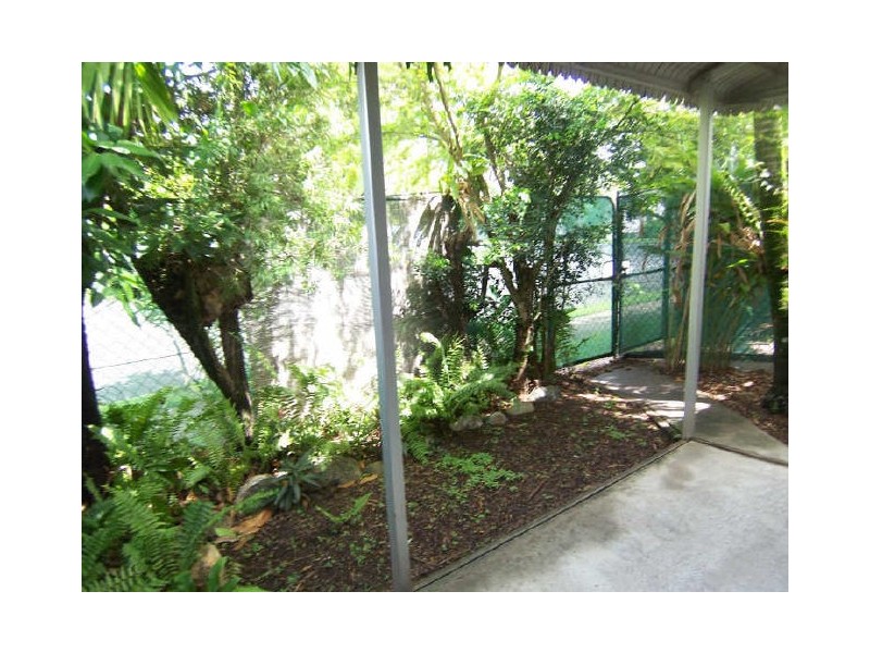 2/31 Miles Street, Manoora QLD 4870