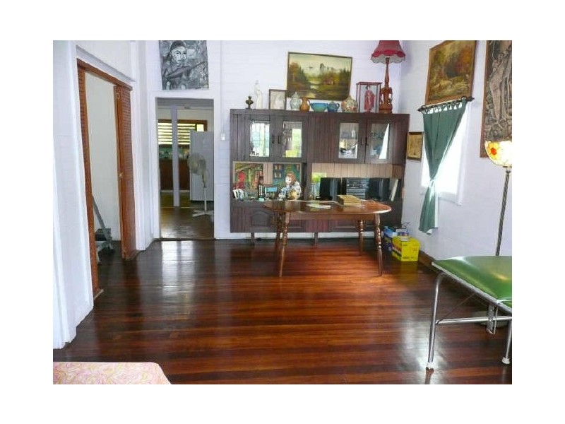 11 Ascot Avenue, Westcourt QLD 4870