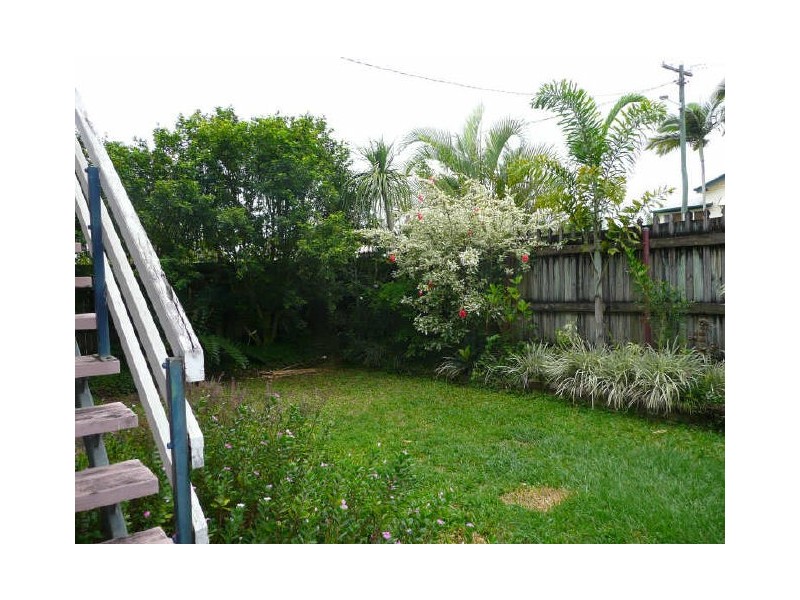 11 Ascot Avenue, Westcourt QLD 4870