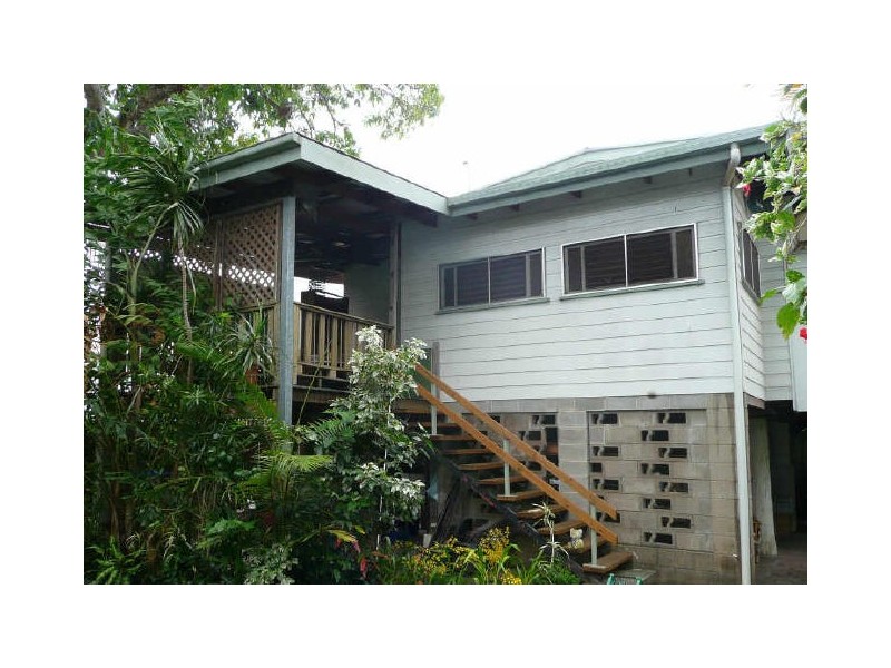 11 Ascot Avenue, Westcourt QLD 4870