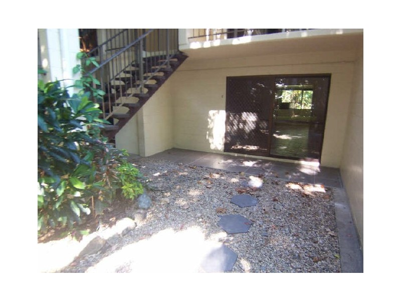 2/4 McPherson Close, Edge Hill QLD 4870