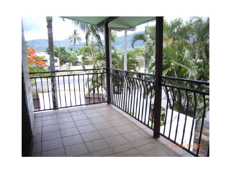 100 Tills Street, Westcourt QLD 4870