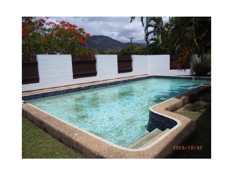 100 Tills Street, Westcourt QLD 4870