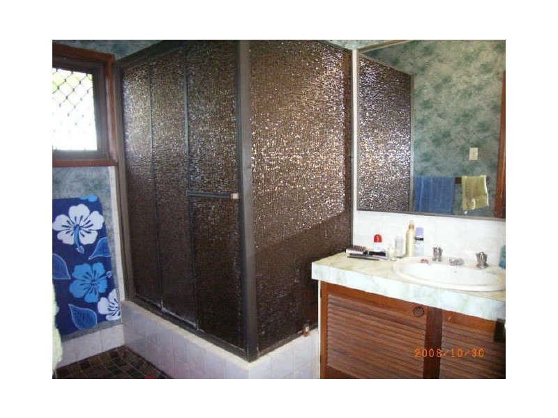 100 Tills Street, Westcourt QLD 4870