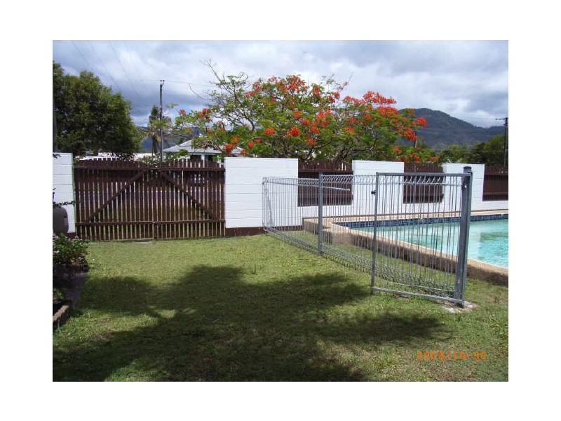 100 Tills Street, Westcourt QLD 4870