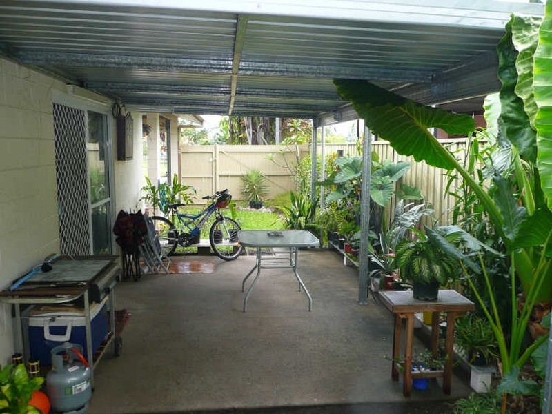 1/6 Fry Close, Whitfield QLD 4870