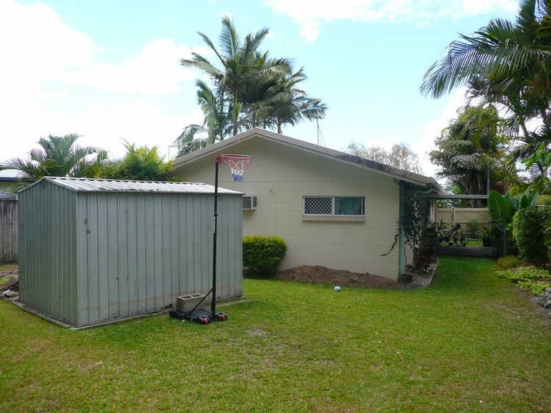 1/6 Fry Close, Whitfield QLD 4870