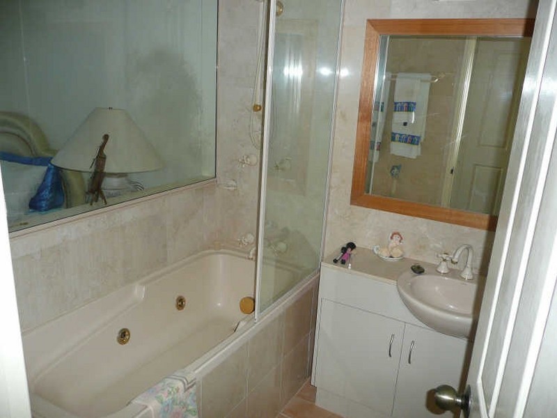 65/8 Munro Terrace, Mooroobool QLD 4870