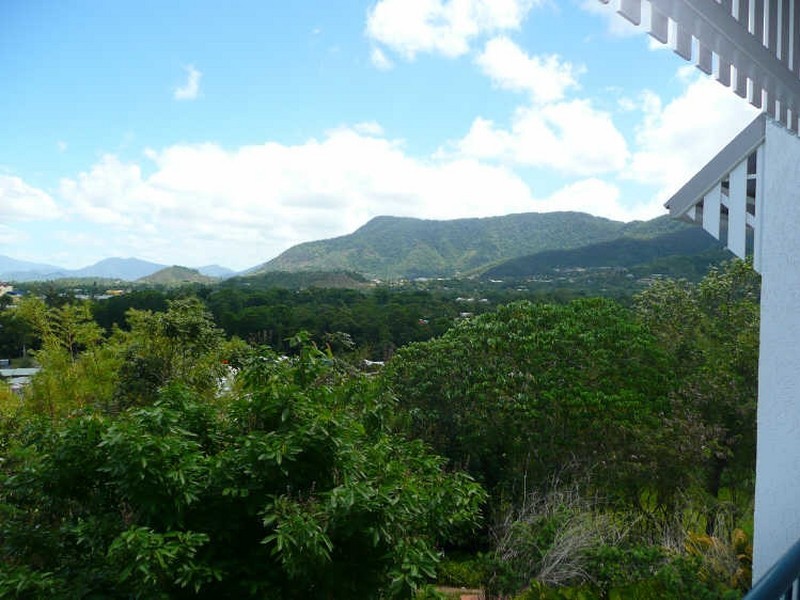 65/8 Munro Terrace, Mooroobool QLD 4870