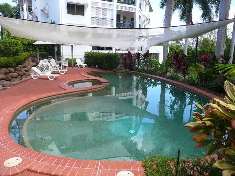 65/8 Munro Terrace, Mooroobool QLD 4870